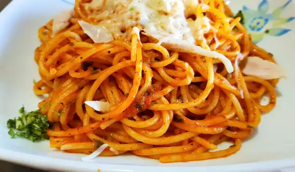 Spaghetti with Chicken and Tomatoes