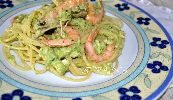 Spaghetti with Zucchini and Shrimp Pesto