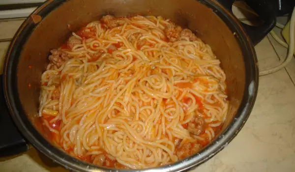 Spaghetti with Mince and Tomatoes