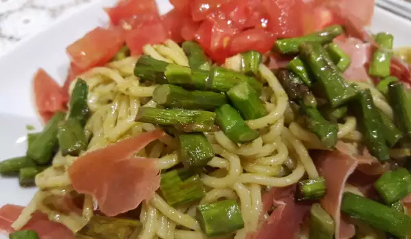 Quick Spaghetti with Prosciutto and Asparagus