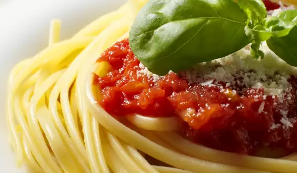 How to Make Spaghetti Sauce with Fresh Tomatoes?