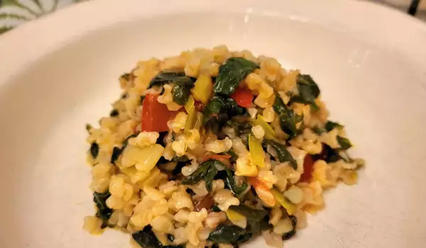 Spinach with Bulgur and Leeks