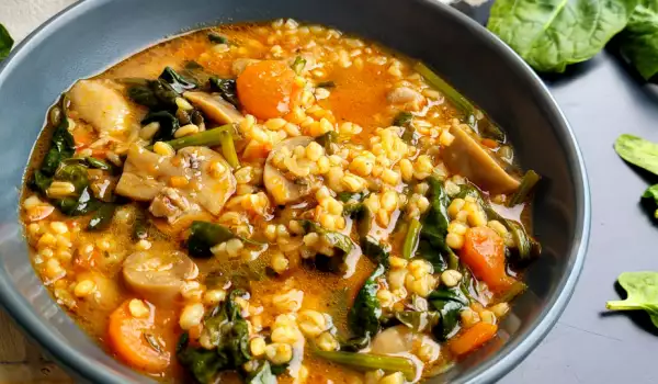 Spinach Stew with Bulgur and Mushrooms