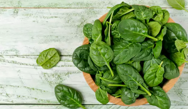 Preparation of dishes with spinach