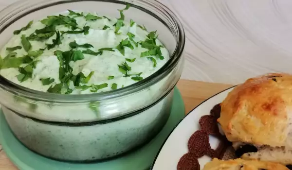 Savory Cream for Spreading with Zucchini and Cottage Cheese