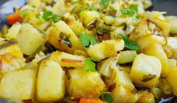 Stewed Potatoes with Vegetables