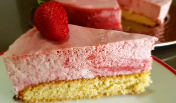 Parfait Cake with Strawberries and Cream
