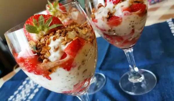 Low-Calorie Dessert in Cups with Strawberries and Banana