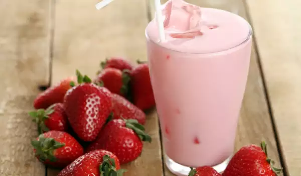 Dairy Strawberry Cocktail