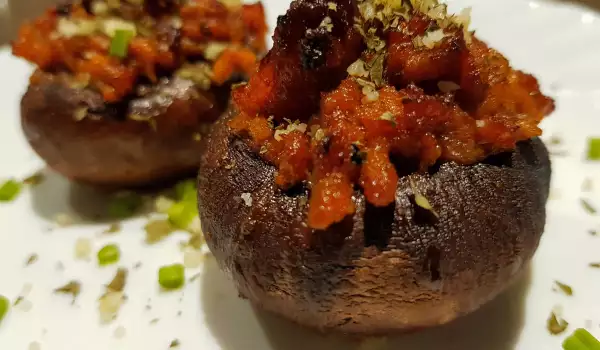 Stuffed Mushrooms with Minced Meat and Cheese