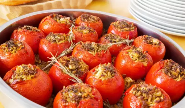 Stuffed Tomatoes with Mince