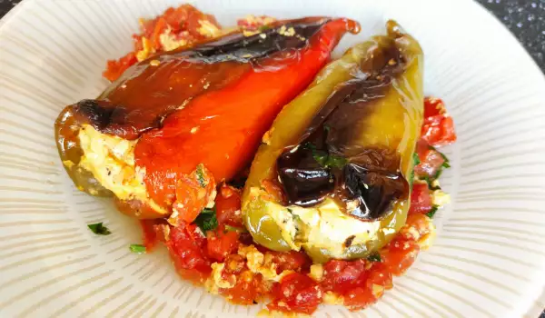 Stuffed Peppers with Zucchini and White Cheese