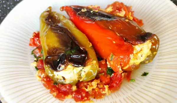 Stuffed Peppers with Zucchini and White Cheese