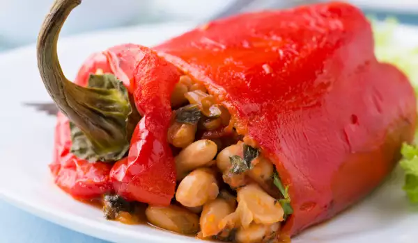 Northern-Style Stuffed Peppers with Beans