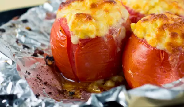 Stuffed Tomatoes with Sausage and Cheese