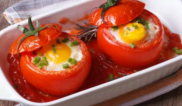 Stuffed Tomatoes with Eggs and Cheese