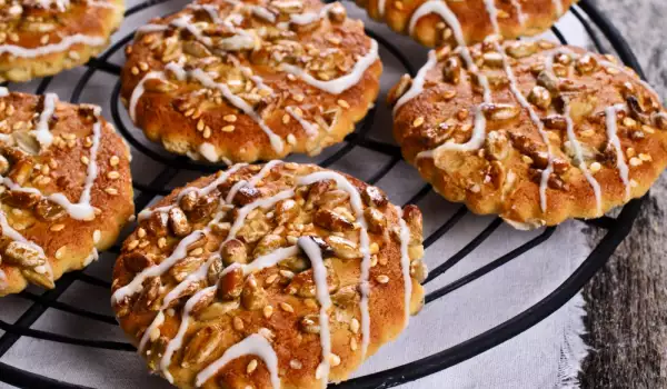 Cookies with sunflower flour