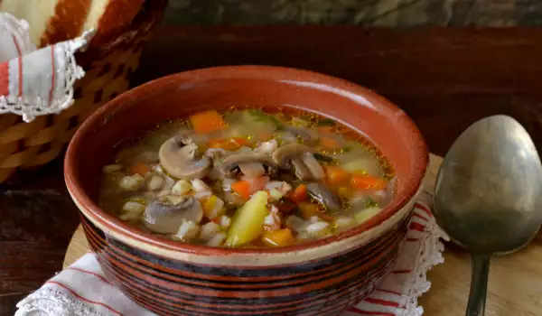 Village-Style Mushroom Soup with Wheat