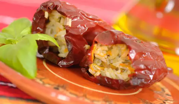 Dried Red Peppers, Stuffed with Rice and Onions