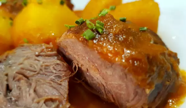 Pork Cheeks with Beer and Potatoes