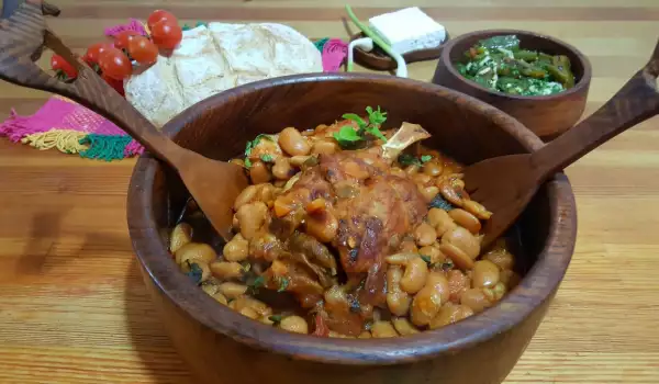 Pork Shank with Beans in a Clay Pot