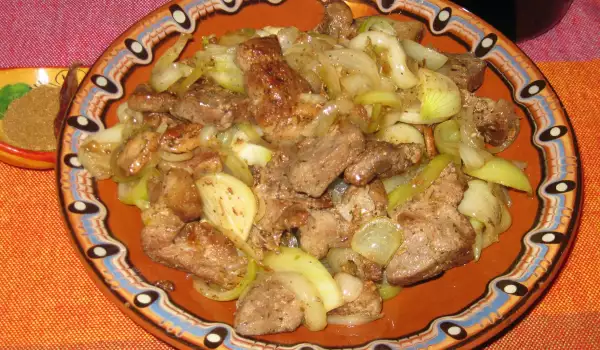 Pork Bits with Onions and Red Wine