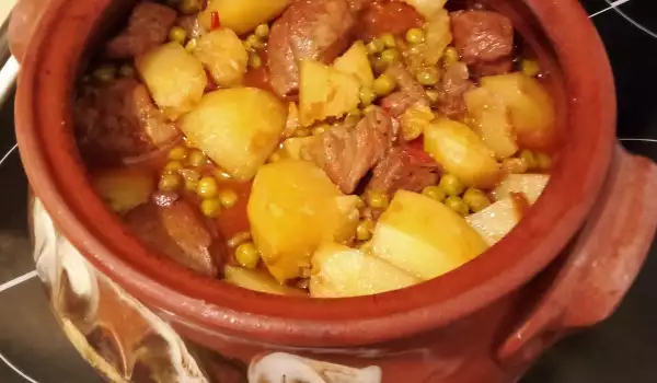 Pork with Peas and Potato Stew