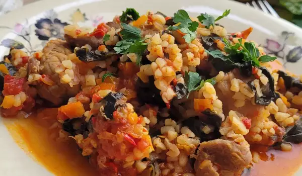 Juicy Pork with Spinach and Bulgur