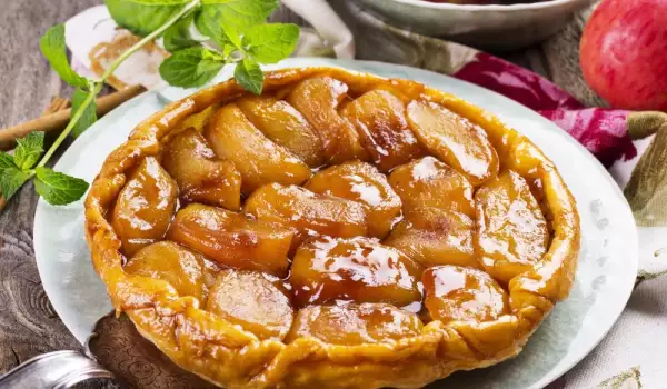 French Apple Pastry with Caramel