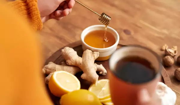 Ginger with honey and lomen