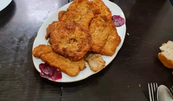 Breaded Veal Schnitzels with Breadcrumbs