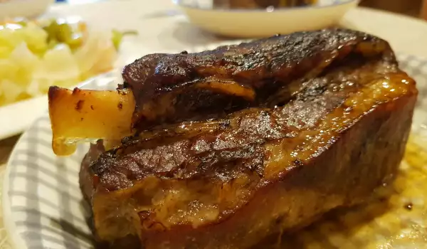 Slow-Cooked Beef Ribs