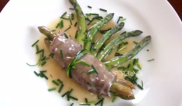 Veal Steaks with Asparagus