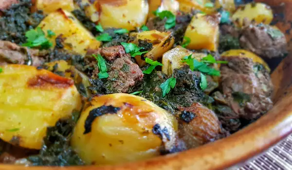 Beef with Spinach and Oven Baked Potatos