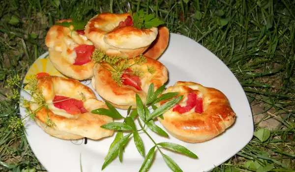 Stuffed Baskets with Emmental and Tomatoes