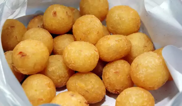 Binet Soufflé - Fried Balls