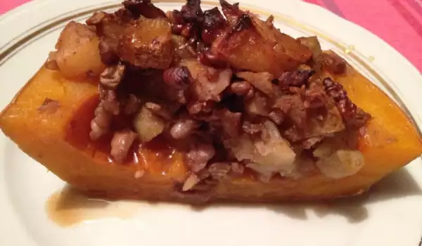 Oven-Baked Pumpkin with Apples and Walnuts
