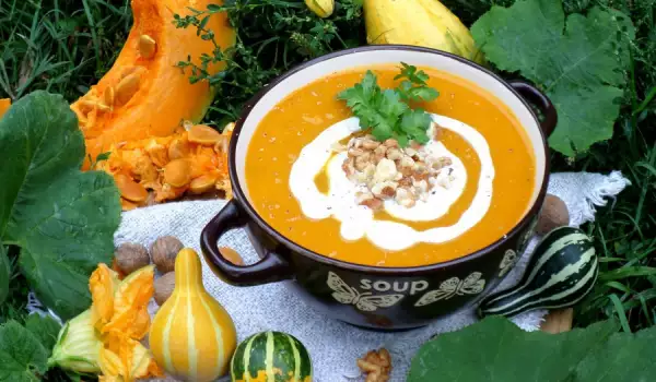 Cream of Pumpkin Soup with a Mix of Veggies