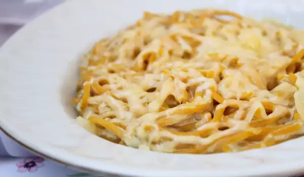 Pumpkin Spaghetti with Cottage Cheese and Cream Cheese Sauce