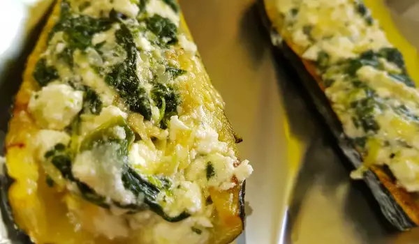 Stuffed Zucchini Boats with Spinach and Cheese