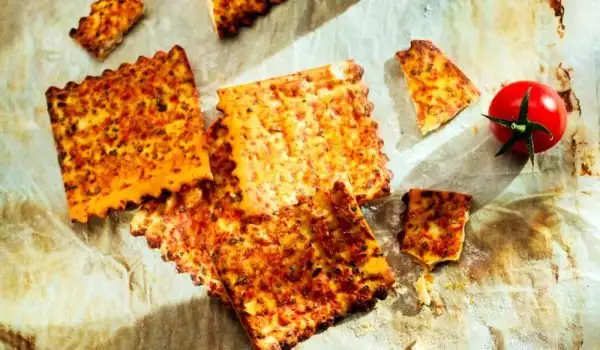 Tomato Crackers with Spices
