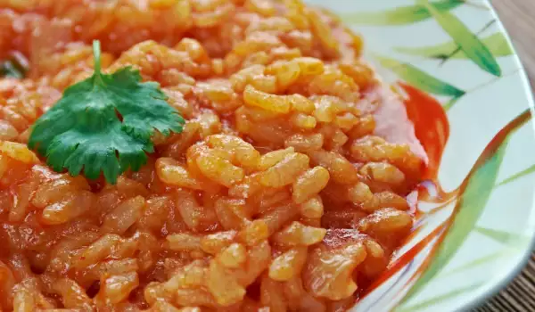 round grained rice with tomatoes