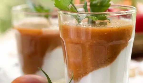 Vegetable Smoothie with Tomatoes and Cucumbers