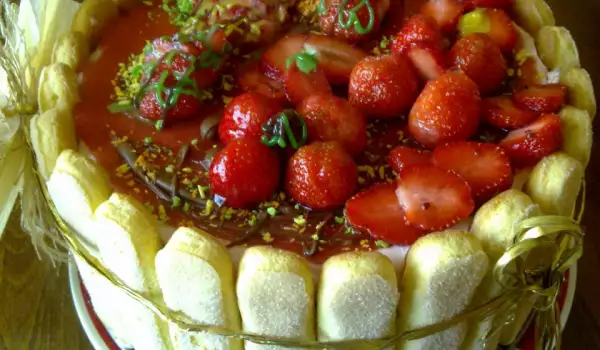Strawberry Cake with Lady Fingers and Brandy