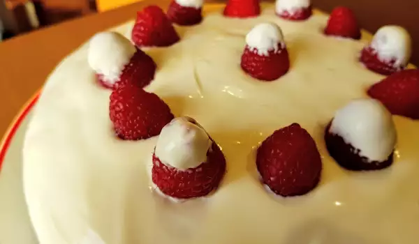 Raspberry Velvet Cake