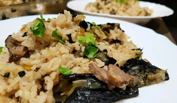 Rice with Beef, Black Trumpets and Leeks