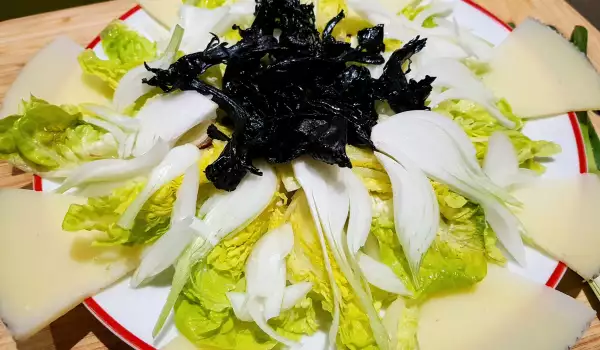 Green Salad with Black Trumpet Mushrooms
