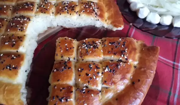 Turkish Flatbread with Sesame Seeds