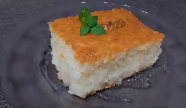 Turkish Cake with Yoghurt and Semolina