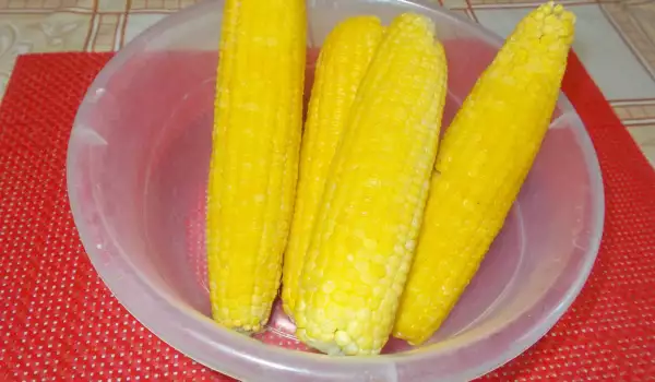 Boiled Corn with Butter